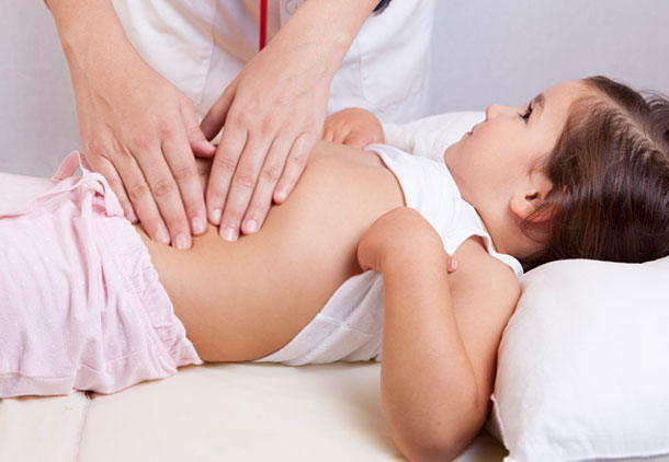 نفخ و اتساع شکم در کودکان: علل، تشخیص و درمان در اصفهان